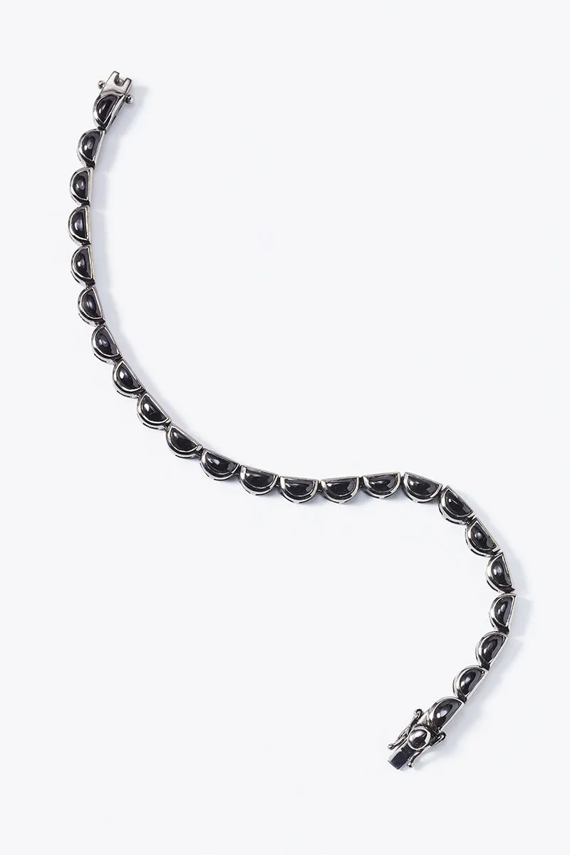 Small Scallop Tennis Bracelet - Black Spinel