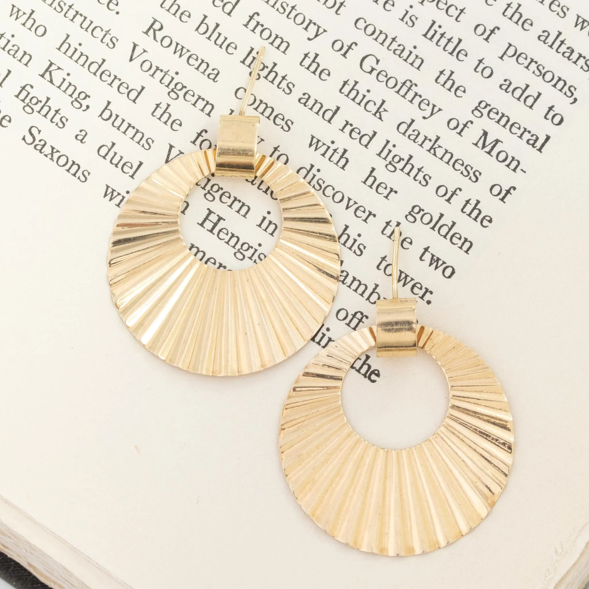 Vintage Fan Motif Earrings