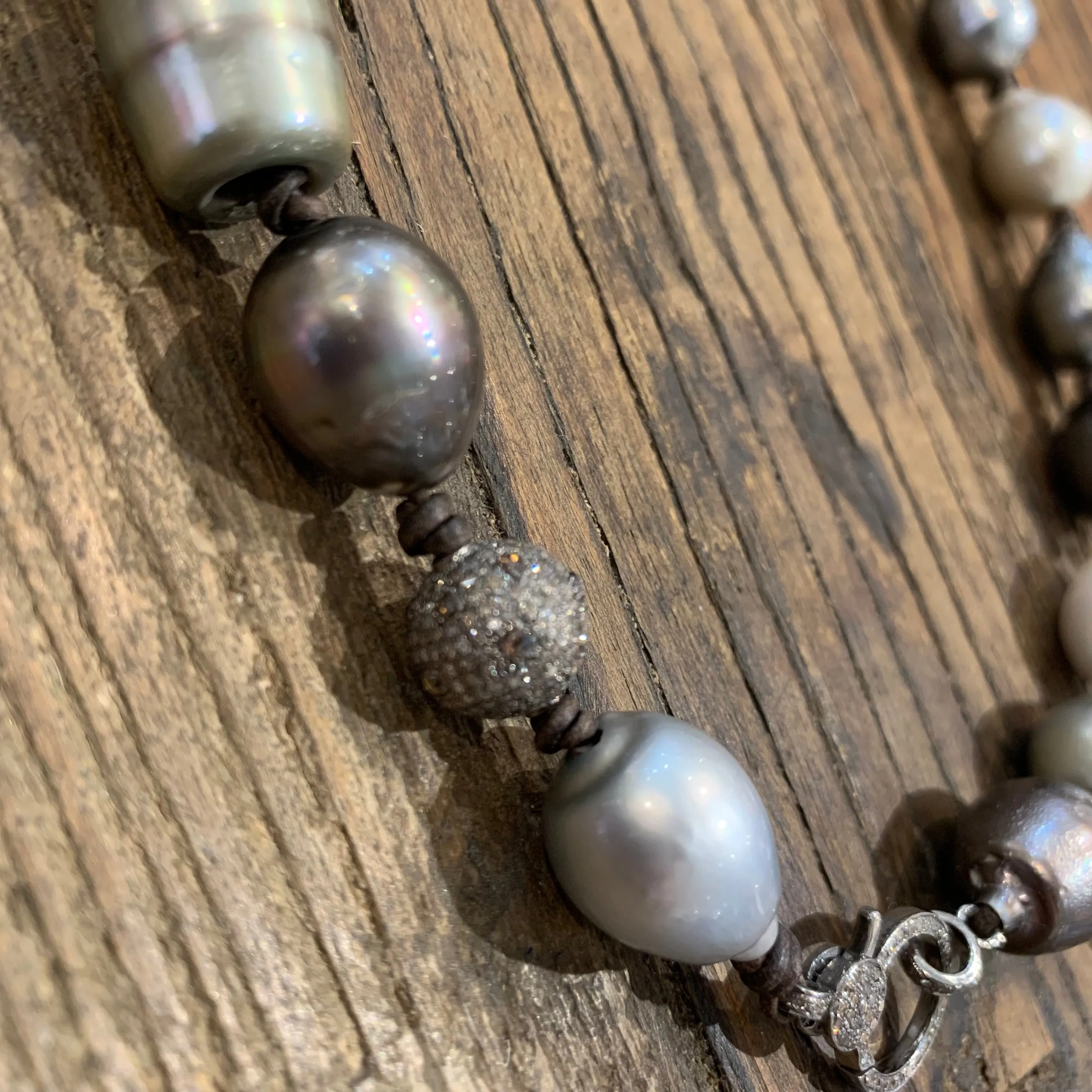 XL Tahitian Pearls w/ Diamond Ball & Clasp Choker | 18"