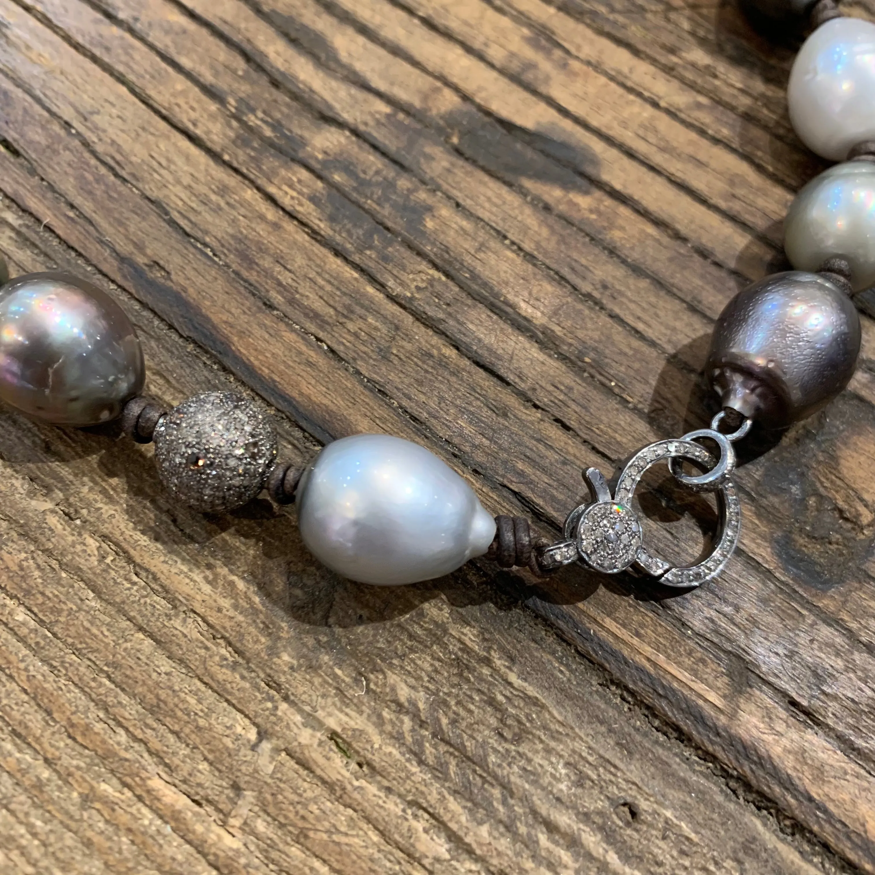 XL Tahitian Pearls w/ Diamond Ball & Clasp Choker | 18"